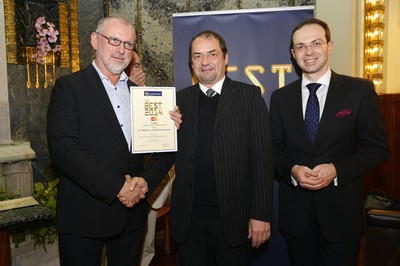 Zleva: Zdeněk Novák (Ministerstvo kultury ČR), Tomáš Böhm (Národní knihovna ČR), Miroslav Lukeš (MasterCard) 